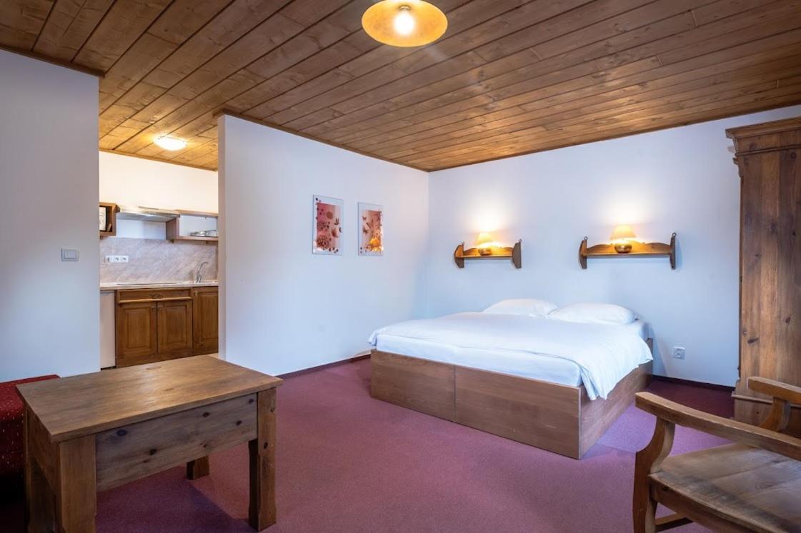 Apartmanovy Dom Vila Maros Pavcina Lehota  Bagian luar foto