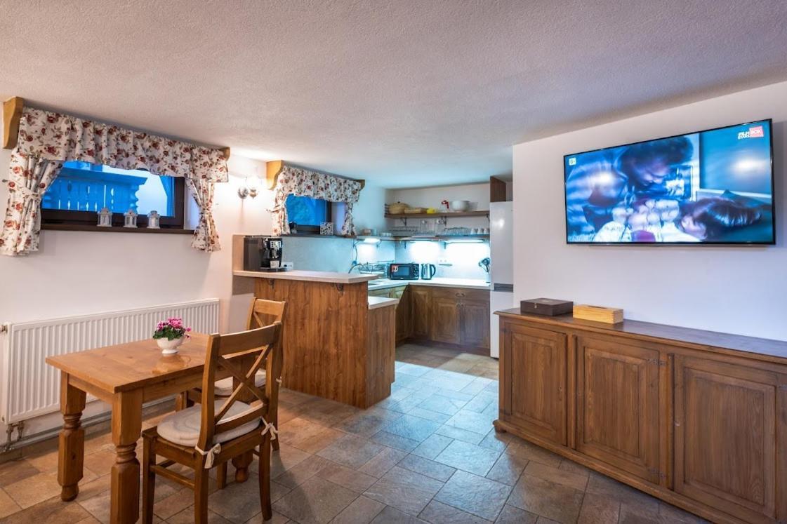 Apartmanovy Dom Vila Maros Pavcina Lehota  Bagian luar foto